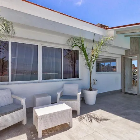 Panoramic Ocean Mountain View 3 אדחה