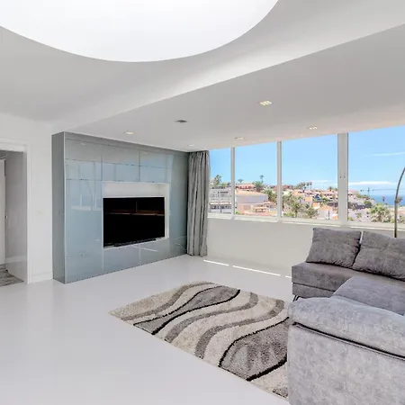 Panoramic Ocean Mountain View 3 Apartment *