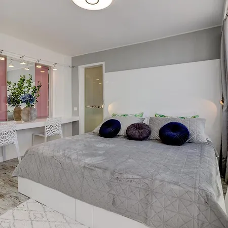 Panoramic Ocean Mountain View 3 Apartment