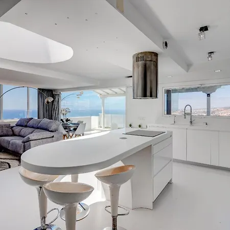아파트 Panoramic Ocean Mountain View 3
