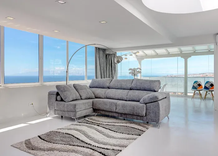 Apartment Panoramic Ocean Mountain View 3