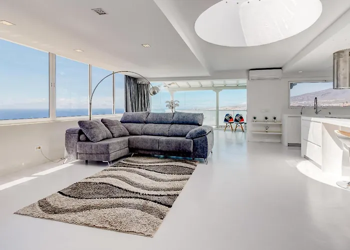 Panoramic Ocean Mountain View 3 Apartment *